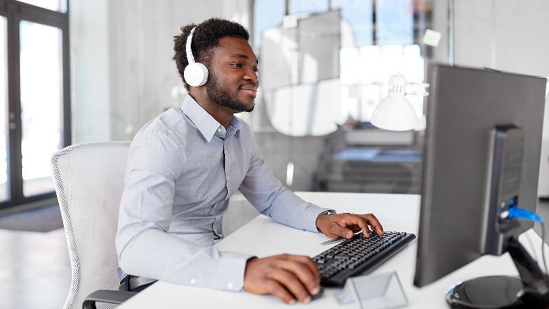 Incredible benefits of listening to music at work