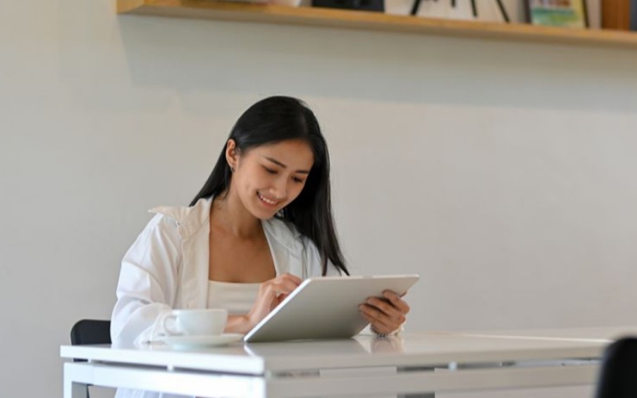 Machine Monitoring in the Field: How GPS Tracker Solutions Enhance Real-Time Performance Tracking